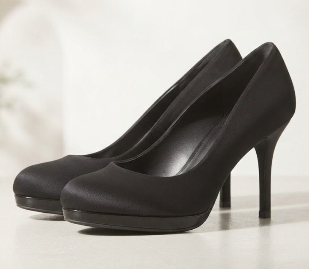 Stuart Weitzman Black Fabric Platform Pumps Style 2552197 Size 8.5 M
